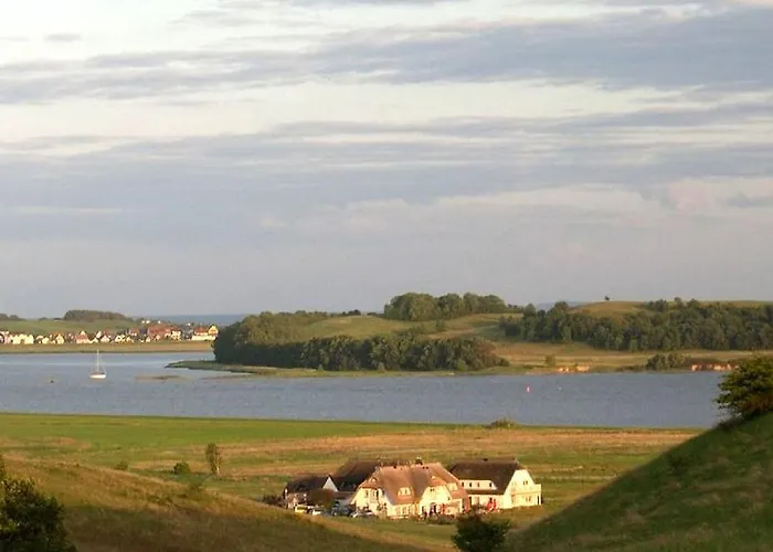 Suedblick In In Ruhiger Lage Mit Terrasse Und Meerblick * Groß Zicker